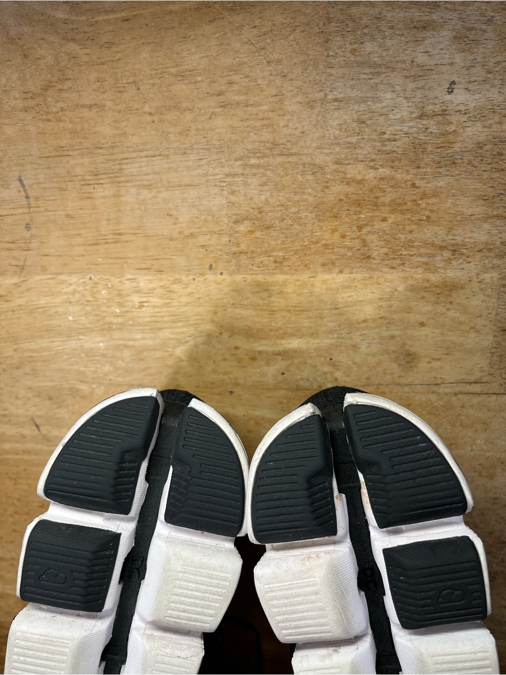 On Cloud 5 LIGHTWEIGHT REFLECTIVE Womens Size 10.5 Running Shoes Sneakers Black - Picture 9 of 12